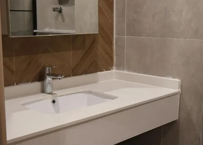 Premium With Modern And Comfortable Pool Apartment *