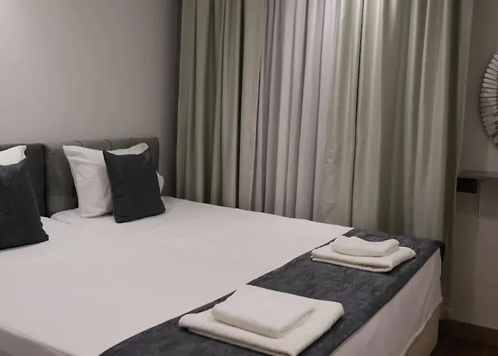 Premium With Modern And Comfortable Pool Διαμέρισμα